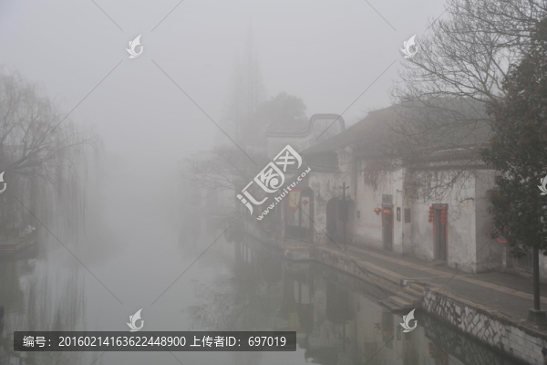 霧漫南潯古鎮(zhèn)