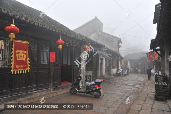 霧漫南潯古鎮(zhèn)