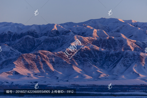 日照雪山
