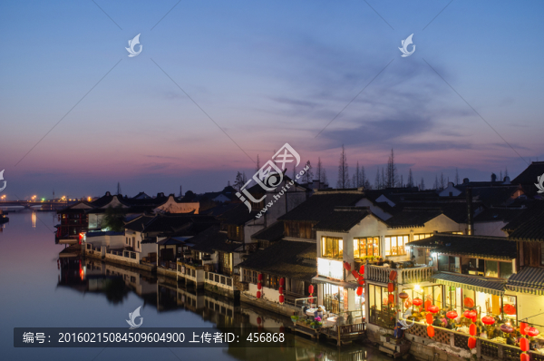 古鎮(zhèn)傍晚