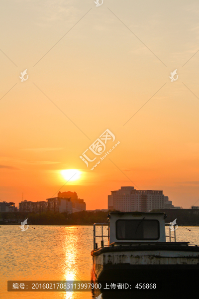 夕陽(yáng)西下