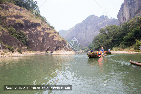 武夷山竹筏漂流,九曲溪漂流
