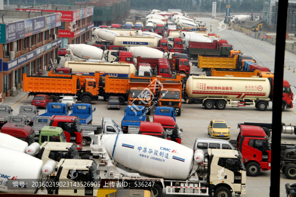 汽車(chē)卡車(chē)貨車(chē)工業(yè)園攝影