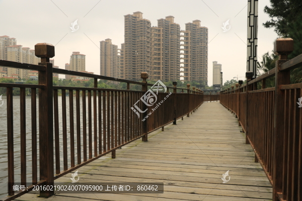 木棧道