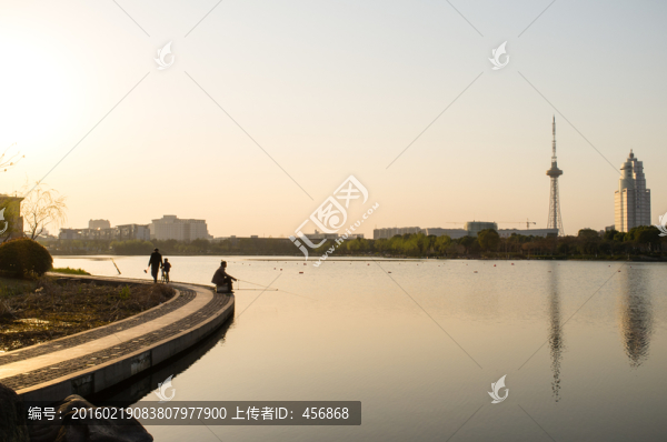 夕陽下的公園