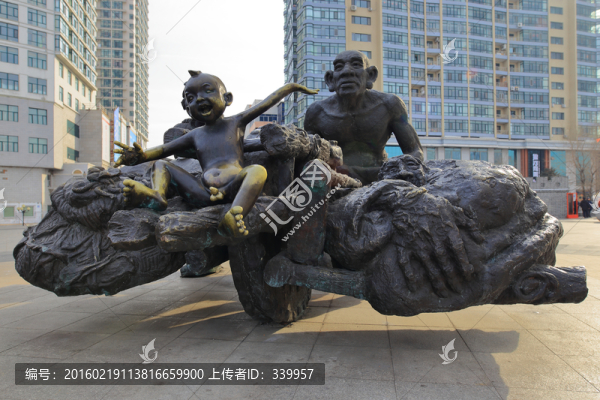 闖關(guān)東雕塑