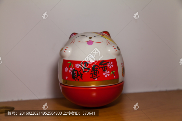 招財(cái)貓擺件