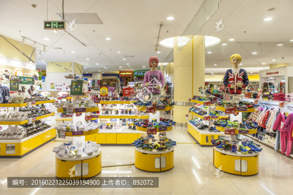 超市內(nèi)景,童裝攤位