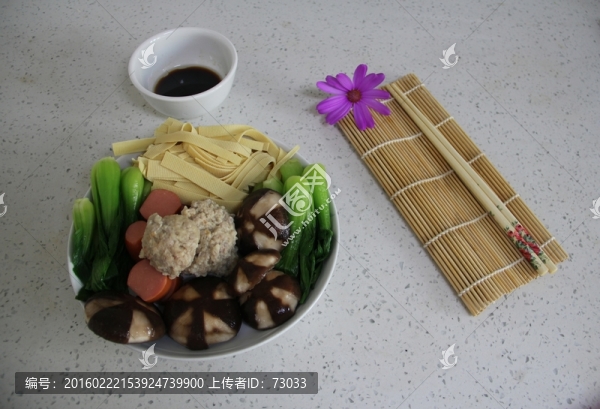 油菜香菇,丸子