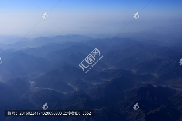 航拍山川