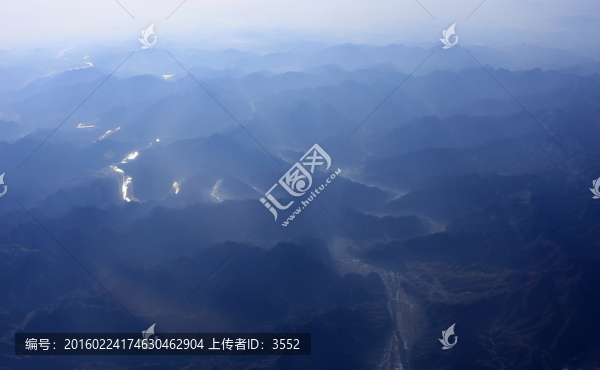 航拍山川