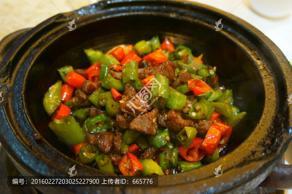 鐵鍋鹵肉