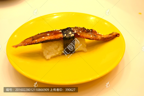 秋刀魚壽司卷
