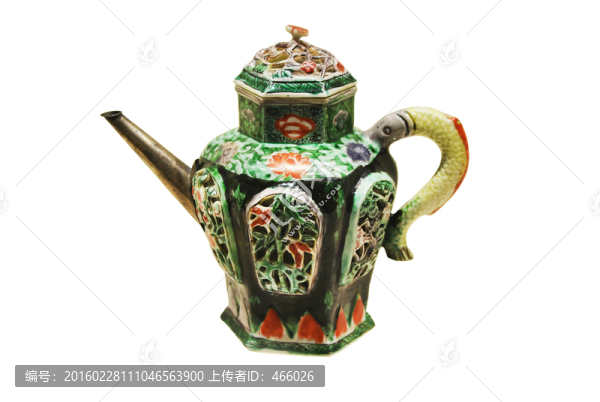清康熙五彩透雕松竹六棱形茶壺