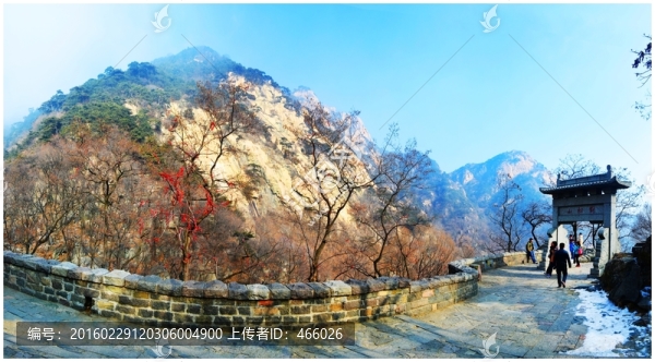 泰山對松山景色