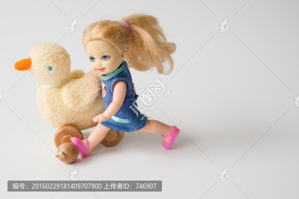 玩具公仔
