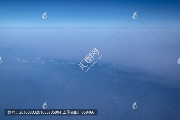 藍(lán)天下的模糊