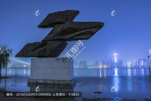 江灘夜景