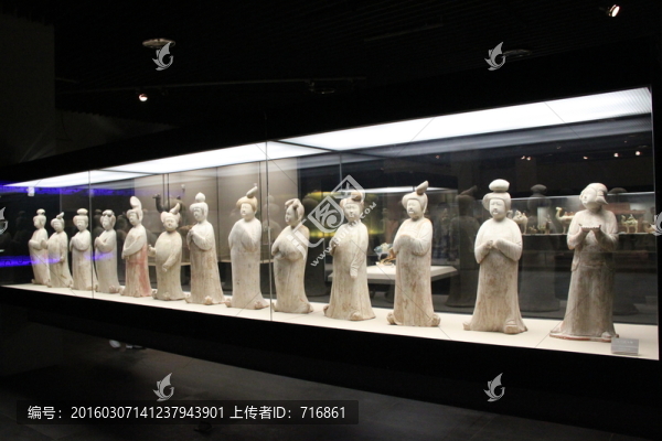 彩繪仕女俑