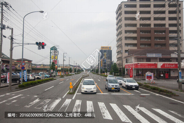 日本城鎮(zhèn)道路,十字路口,人行道