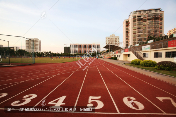 橡膠跑道