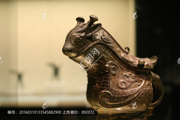 牛形青銅器