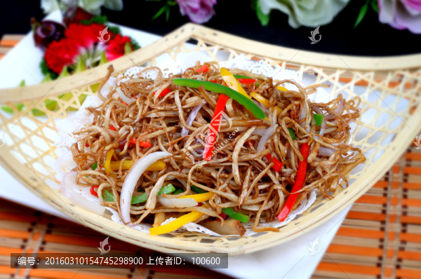 手撕茶樹菇