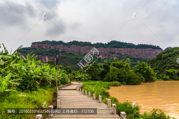 韶關(guān)丹霞山錦江河畔木棧道