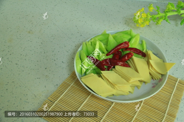 黃瓜拌豆皮