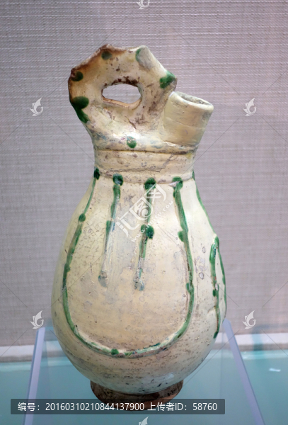 白釉綠彩雞冠壺