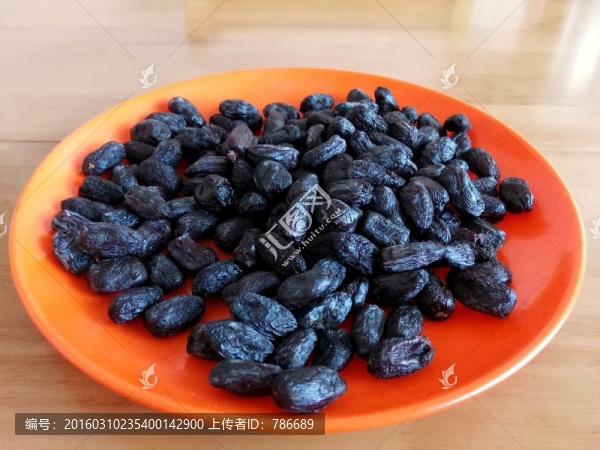 一盤黑棗