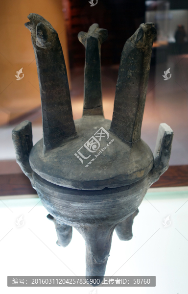 灰陶動(dòng)物形蓋鼎