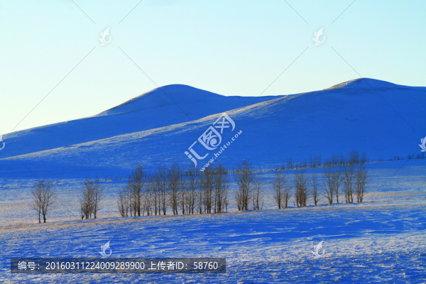 原野雪山暮色