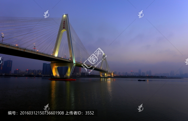 世紀(jì)大橋夜景