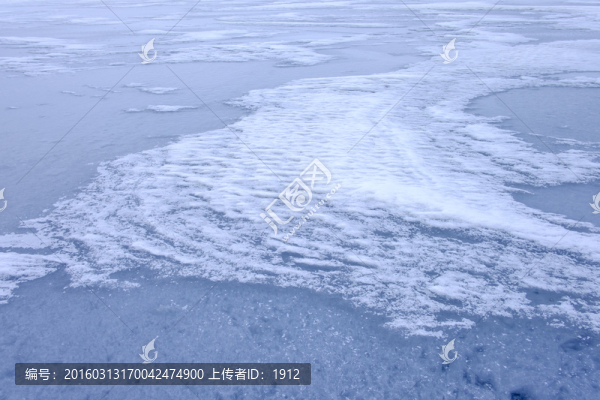 冰湖