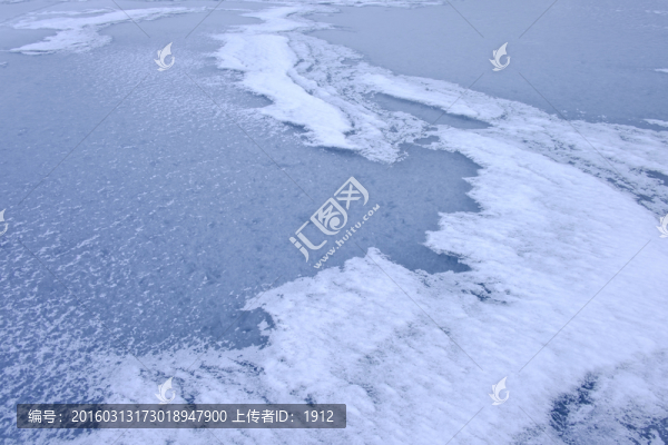 冰湖