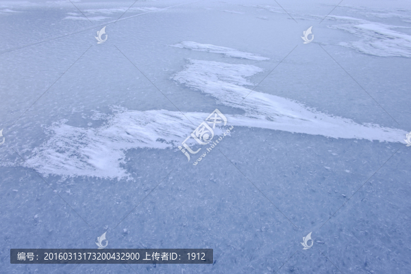 冰湖