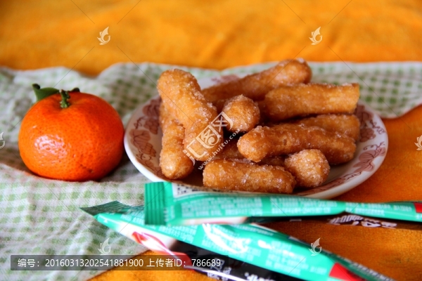 甜點(diǎn)咖啡與桔子