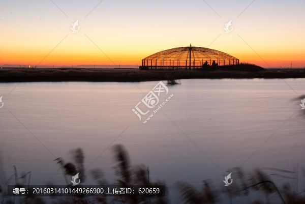 黃昏濕地夕陽紅