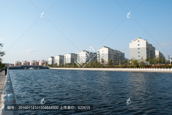 水邊的小區(qū)