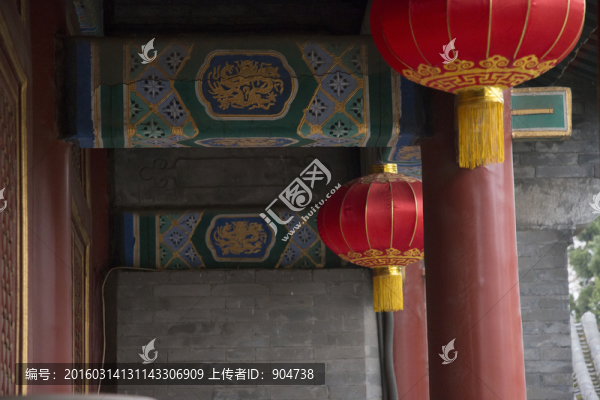 雕梁畫柱