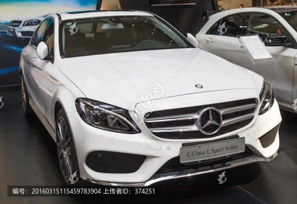 轎車