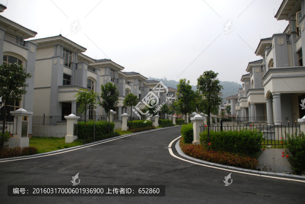 小區(qū)內(nèi)景