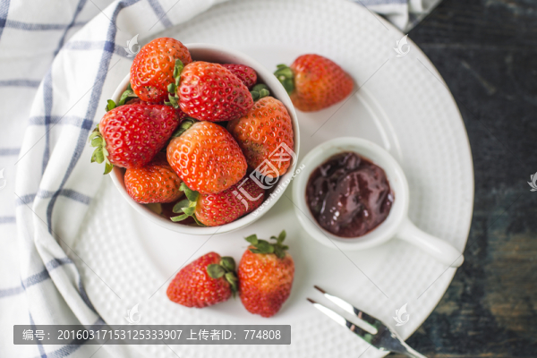 草莓