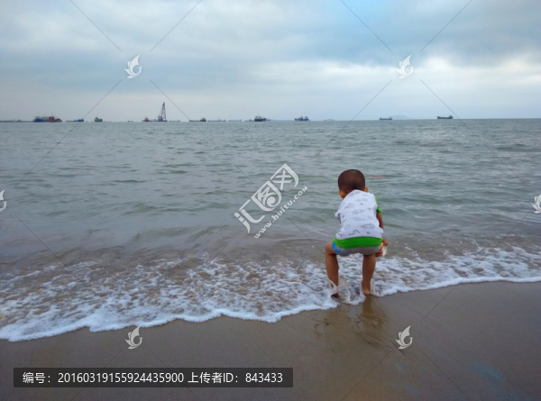戲水