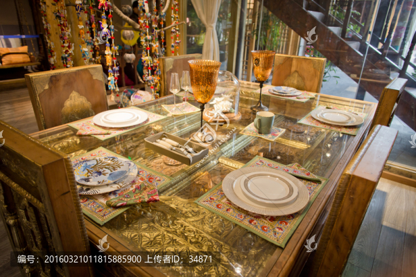 餐桌