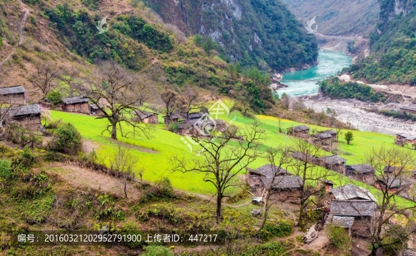 丙中洛霧里村