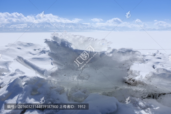 冰湖