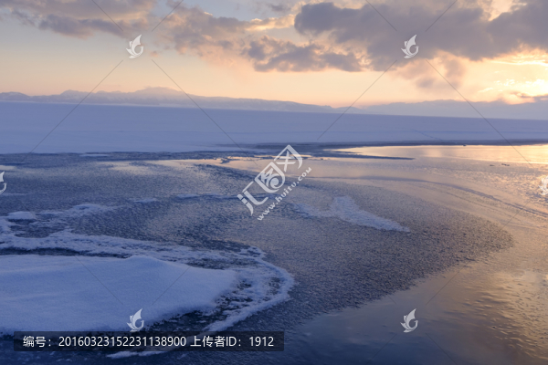賽里木湖