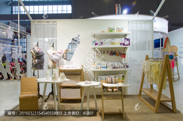 服裝店擺設(shè)設(shè)計